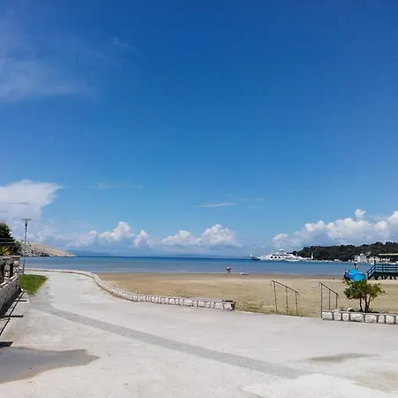 Διαμέρισμα 15 *