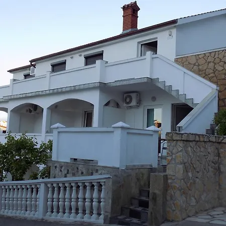 Apartment 15