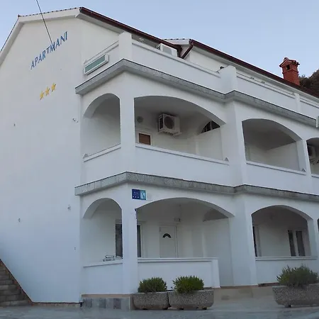 Apartment 15 Lopar