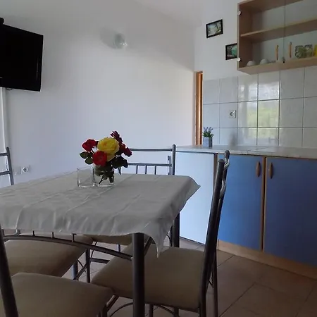 Apartment 15 Lopar